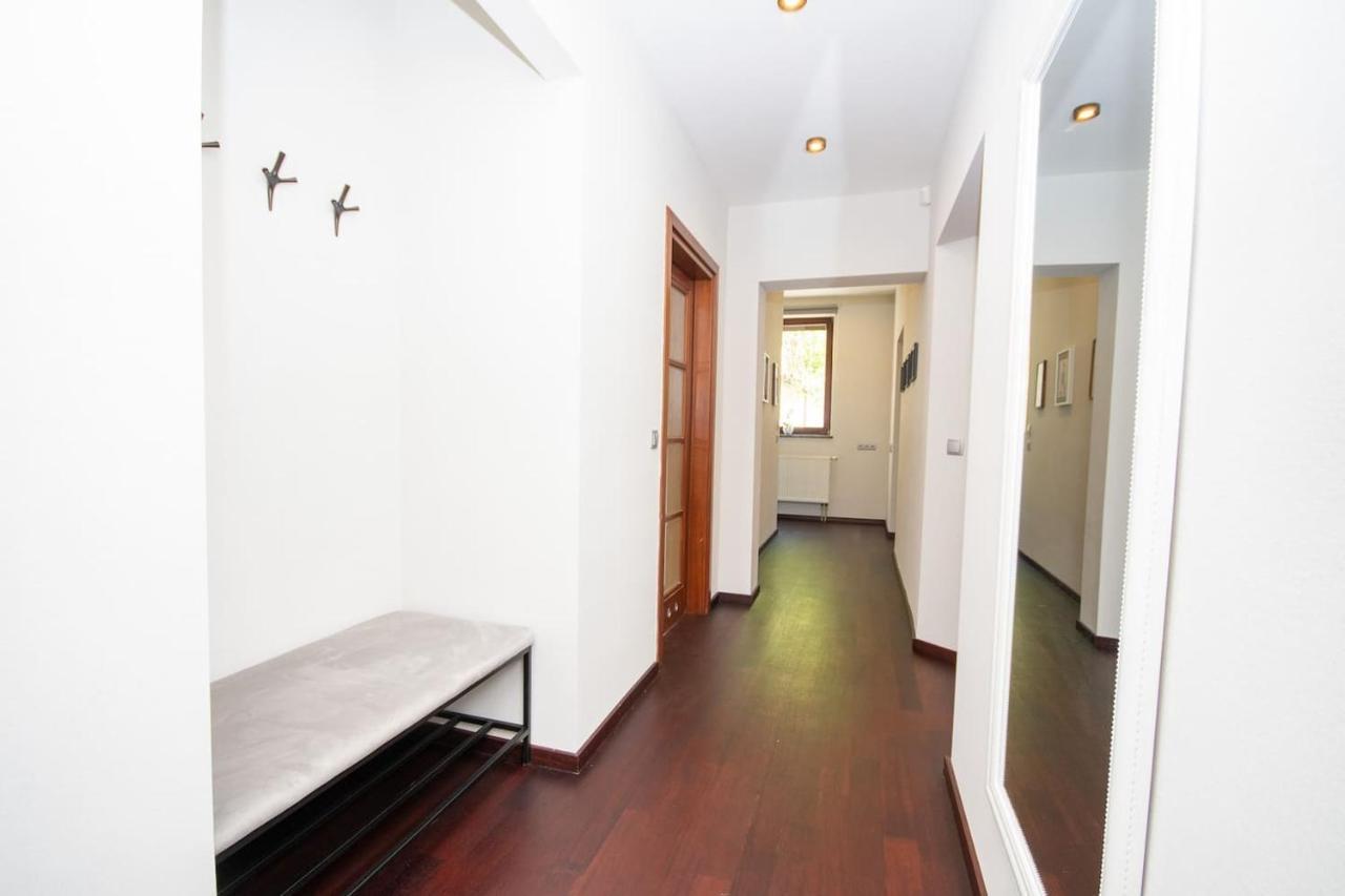 Inpoint 2-Bedrooms Apartment With Private Garden And Free Parking Krakow Exterior photo